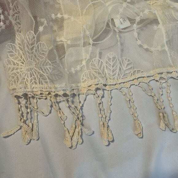 Pier1 cream colored lacy embellished oblong scarf 71” long including fringe EUC - Picture 5 of 13